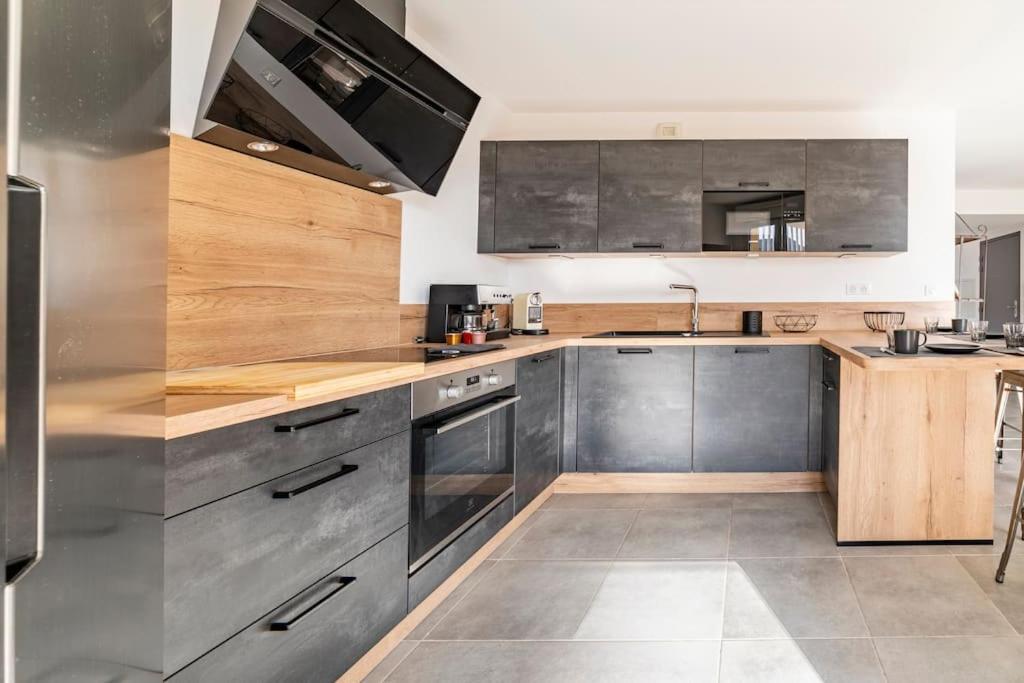 Beau T3, Mer, Centre, Climatisation Parking Apartment La Ciotat